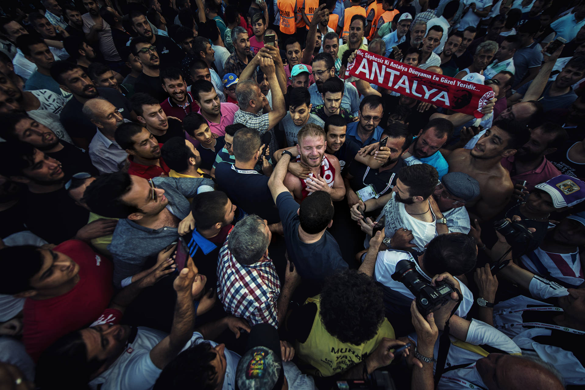 Gerçek alın teriyle kazandığın bir zaferin tadını.