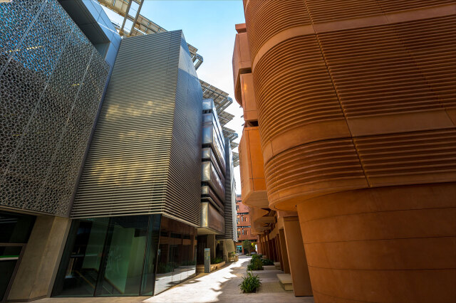 Masdar, çevreci girişimler ve yeşil teknoloji start-up’ları için bir inovasyon merkezi olarak konumlandırılmış.
