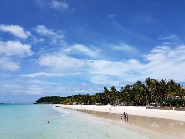 Boracay Adası, Filipinler’in en iyi 10 adasından biri.