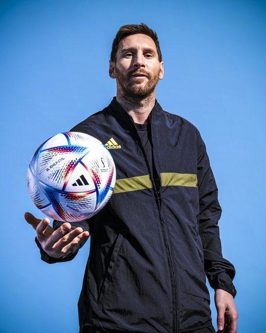 2022 Dünya Kupası’nın resmi topu Al Rihla’yı Messi tanıttı. 