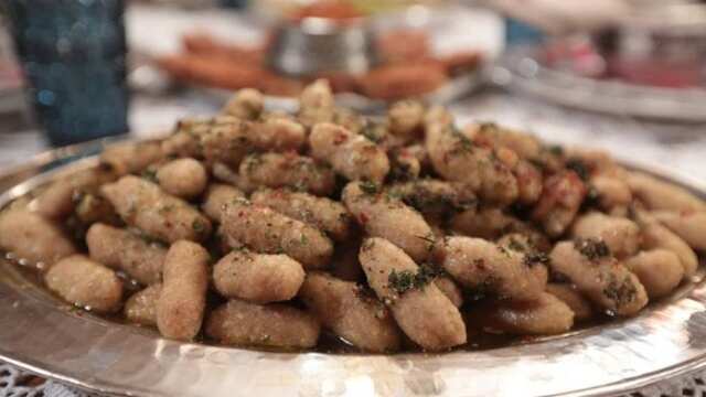 Sömelek köfte çoğunlukla yoğurt veya havuçlu pilav ile tüketiliyor.