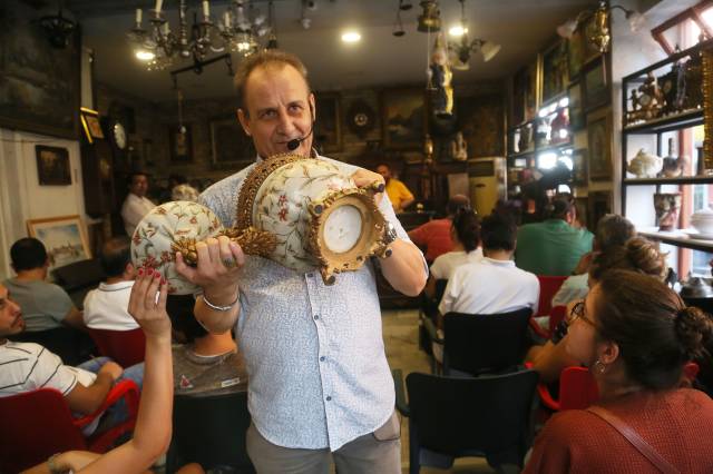 Dilbaz satıcı sizi durduk yere masrafa sokma kabiliyetine sahip.
