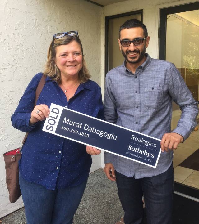 Sevgi Baran ve Murat Dabağoğlu, yıllardır Seattle’da yaşıyor. Murat Bey ayrıca Sevgi Hanım’ın emlakçısı... 