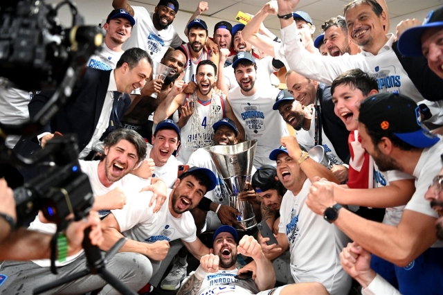 Euroleague 2020-2021 sezonu şampiyonu, Anadolu Efes.