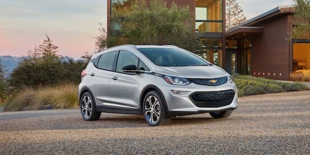 Chevrolet Bolt, yüksek menzili ve uygun fiyatı ile büyük bir başarı yakaladı.