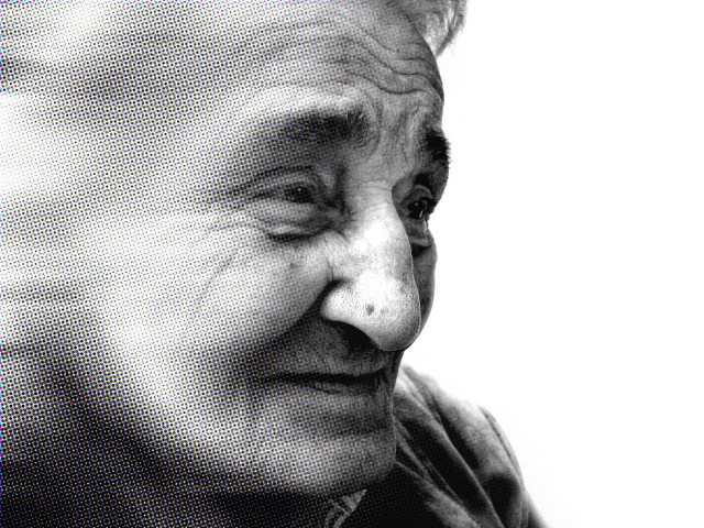 Alkahest adlı şirket, yaşlı insanlara genç insanların kanında bulunan bileşenlerı enjekte etti. Böylece hafif ve orta şiddetli Alzheimer hastalarının, bilişsel ve işlevsel düşüşleri engellenmeye çalışılıyor.