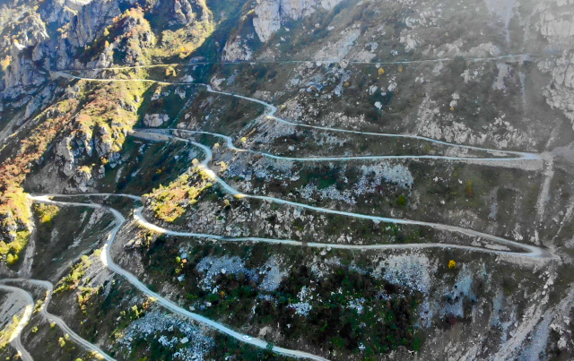 Birçok isimle anılıyor Ölüm Yolu, D915, Soğanlı Geçidi, Derebaşı Virajları