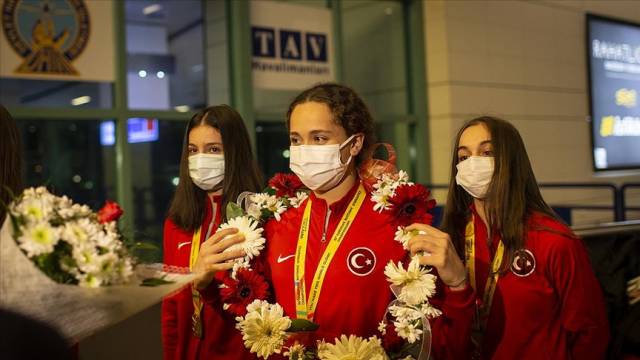 Ritmik Cimnastik Grup Milli Takımı bu sene ertelenen Tokyo Olimpiyatları’nda ülkemizi temsil edecekler.