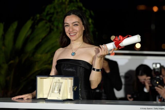  Merve Dizdar / En İyi Kadın Oyuncu, Cannes 2023