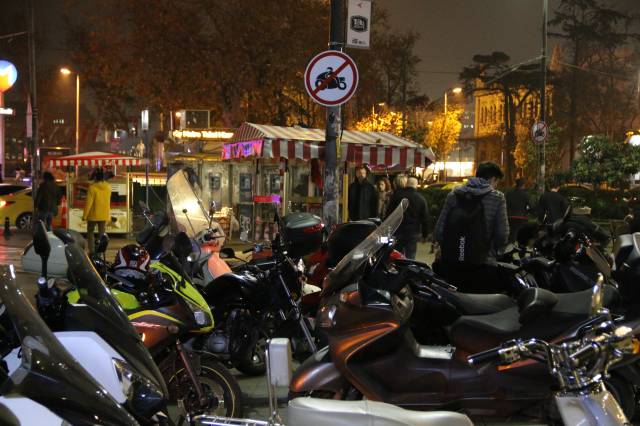 Motosiklet sürücüleri park konusunda otomobil sürücüleri kadar şanslı değil