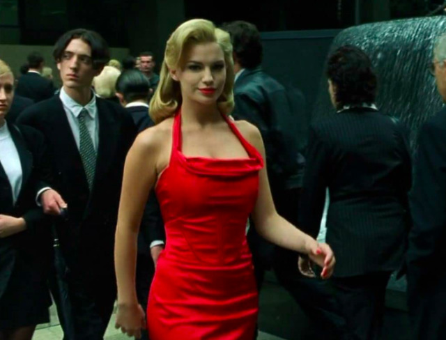 “Kokladığın, gördüğün, hissettiğin her şey sadece beynin yorumladığı sinyallerden ibaret”. Matrix filminde “gerçek” böyle tanımlanıyor. Yani dünya bir simülasyon.