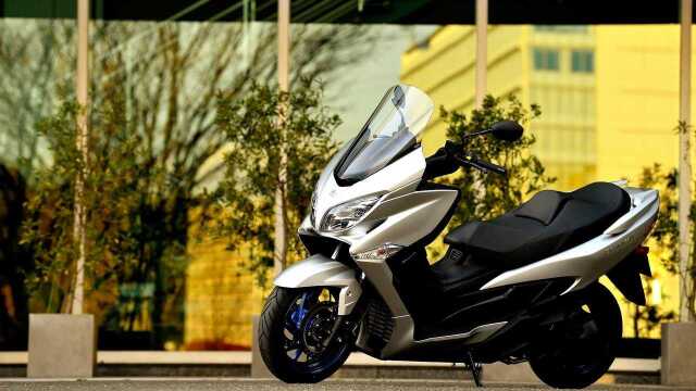 Hem şehir içi hem şehir dışınsa Burgman 400 sevilen bir model.