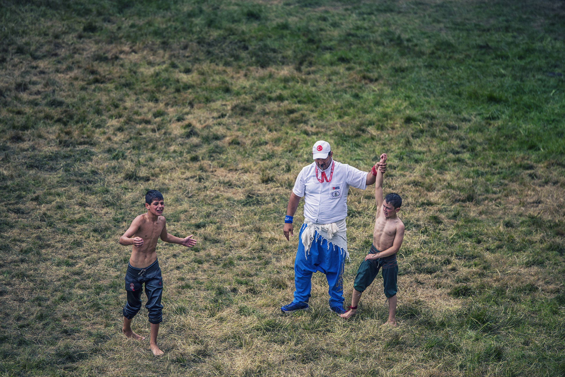 Söz onlarda, bilek onlarda. 