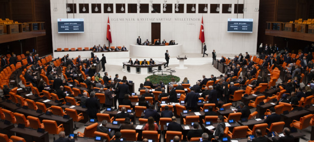 1 Mart 2023 tarihinde toplanan TBMM Genel Kurulu, EYT teklifini yasalaştırdı. Kanunun, 3 Mart 2023’te Resmi Gazete’de yer almasıyla birlikte de EYT başvuruları alınmaya başlandı.  