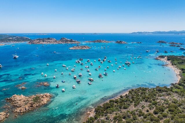 Sardinya Adası, İtalyan ailelerinin de gözdesi olan tatil yerlerinden biri.