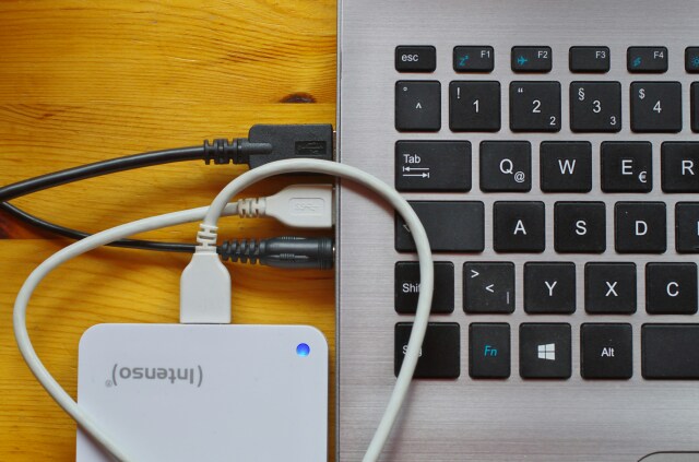 Harici disk yoluyla yedekleme yapmak çoğu kişi için veri saklamanın en kolay yolu!