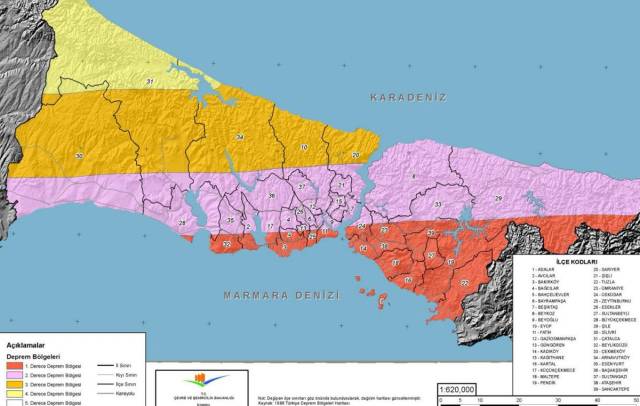 İstanbul’un büyük bir çoğunluğu birinci derece ve ikinci derece deprem bölgesi. Üçüncü ve dördüncü deprem bölgelerinde ise nüfus yoğunluğunun daha az olduğu görülüyor. 