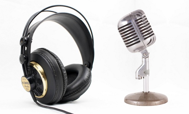 Birçok podcast, MP3 ve görüntü dosyaları biçimlerinde olup RSS protokolüyle yayımlanır