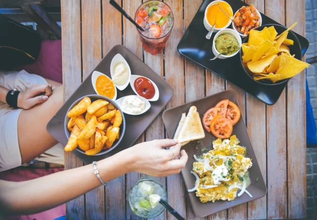Fast Food yiyeceklerden uzak durmaya çalışmak fayda sağlayabilir