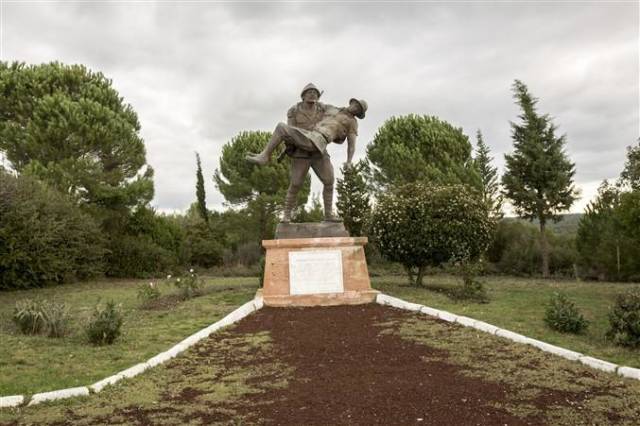 Mehmetçiğe Saygı Anıtı