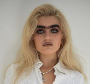 Tek kaş akımı öncüsü: Sophia Hadjipanteli