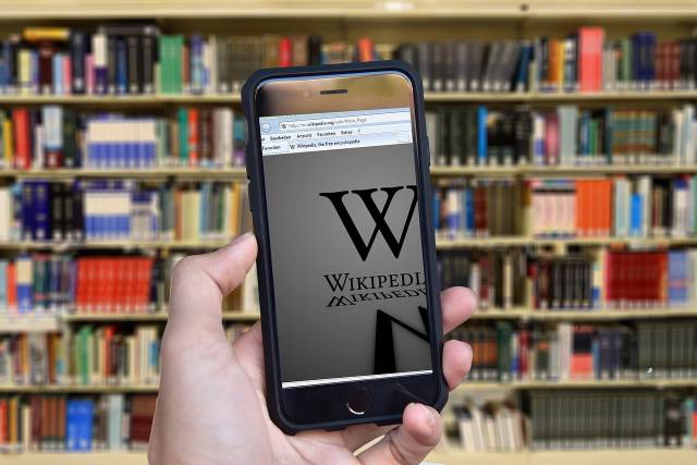 Wikipedia, 2007 yılında iki milyon başlığı geçerek tüm zamanların en büyük ansiklopedisi ünvanını kazandı.