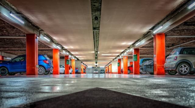 Bazı uygulamalar, gideceğiniz şehirden otopark alanı rezerve etmenize de olanak sağlıyor.