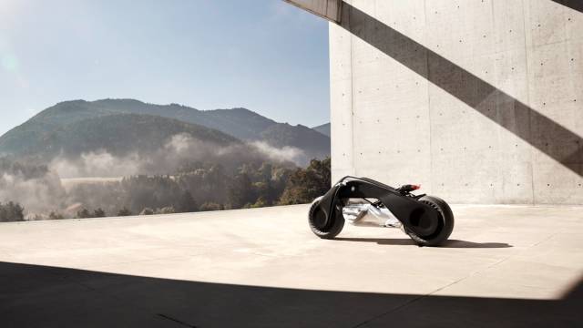BMW’nin geleceğin motosikleti olarak tanıttığı concept motoru: Bmw Motorrad Vision Next 100.