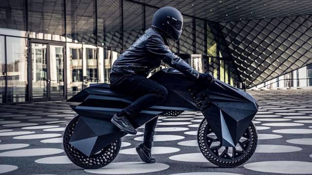 Elektronik parçaları dışında her yeri 3D yazıcıyla yapılmış model: NERA.