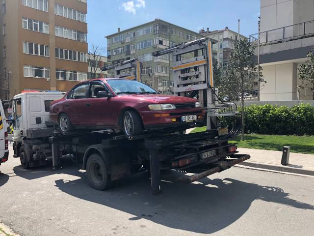İster İstanbul Trafik Vakfı Çekiciler Müdürlüğü’nü arayarak isterseniz de SMS yoluyla aracınızın çekildiği otoparkı öğrenebiliyorsunuz.