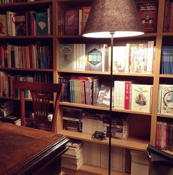 Z Books Coffee Store