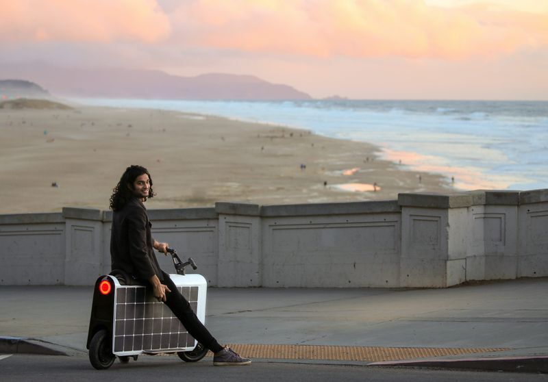 Güneşten aldığı güçle menzili artan scooter: Lightfoot