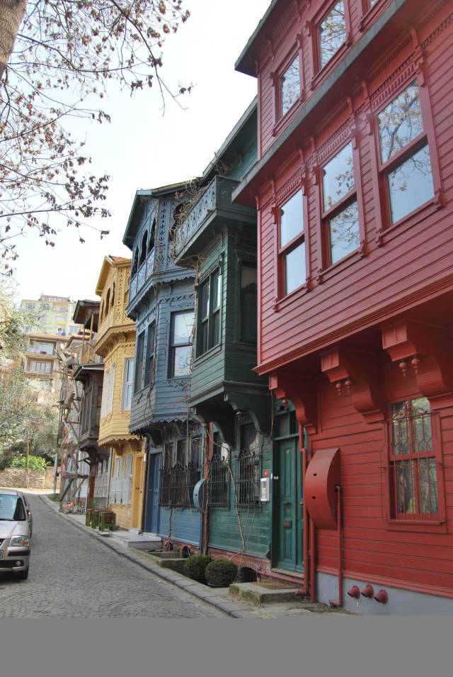 Kuzguncuk, pek çok uluslararası gezginin de “fotoğrafını çekmek için mutlaka gidin” diye önerdiği bir yer. 