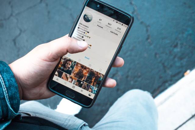 Instagram pandemi sürecinde yeni güncellemeler getirdi.
