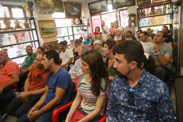 Teklifler yükselirken heyecan da artıyor.