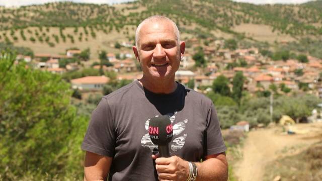 Gazeteci, TV Program Yapımcısı, Sunucu Güven İslamoğlu.