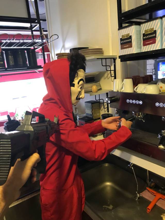 Menüde diziye özel spesiyaller de mevcut.
