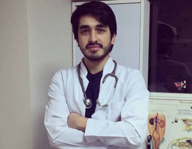 Veteriner Gökhan Durukan, hayvanların iletişim yollarının bilinmesini gerektiğini vurguluyor.