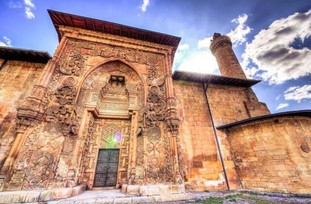 Divriği Ulu Camii ve Darüşsifası
