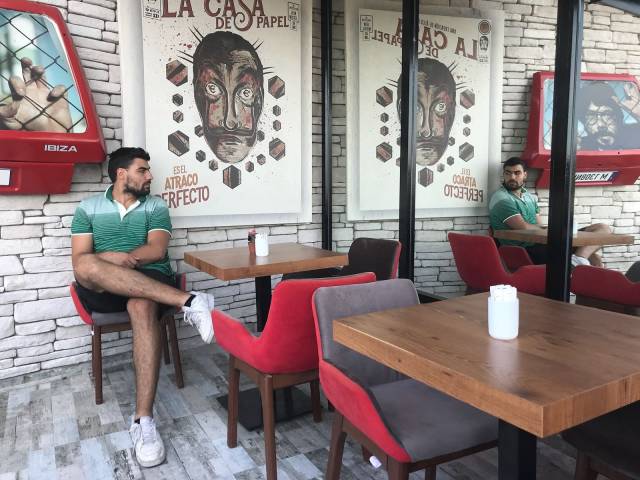 La Cafe De Papel’in işletmecisi Ali Kemal Taner.