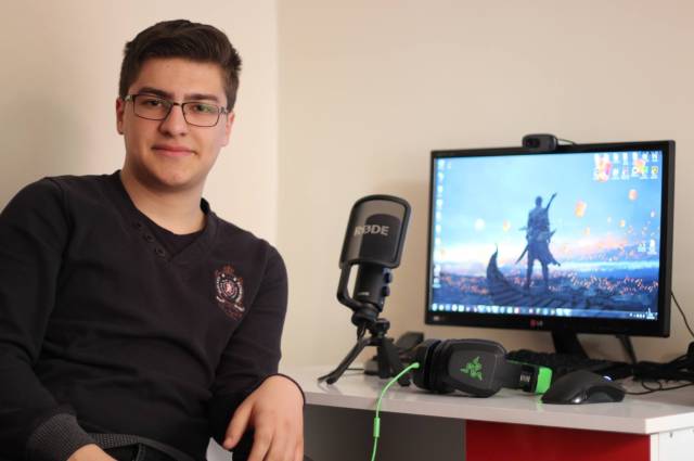 Burak Şahin, eğitiminin ardından oyun sektöründe görev alabileceğini düşünüyor.