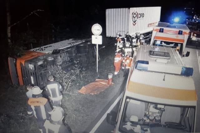 Özlem Özbakır'ın başına gelen en büyük kaza. Özbakır, bu kazadan yara almadan kurtuldu. 