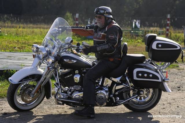 İnsanlar, Harley Davidson’ın yarattığı bu imajla parfümü bir arada düşünemedi. 